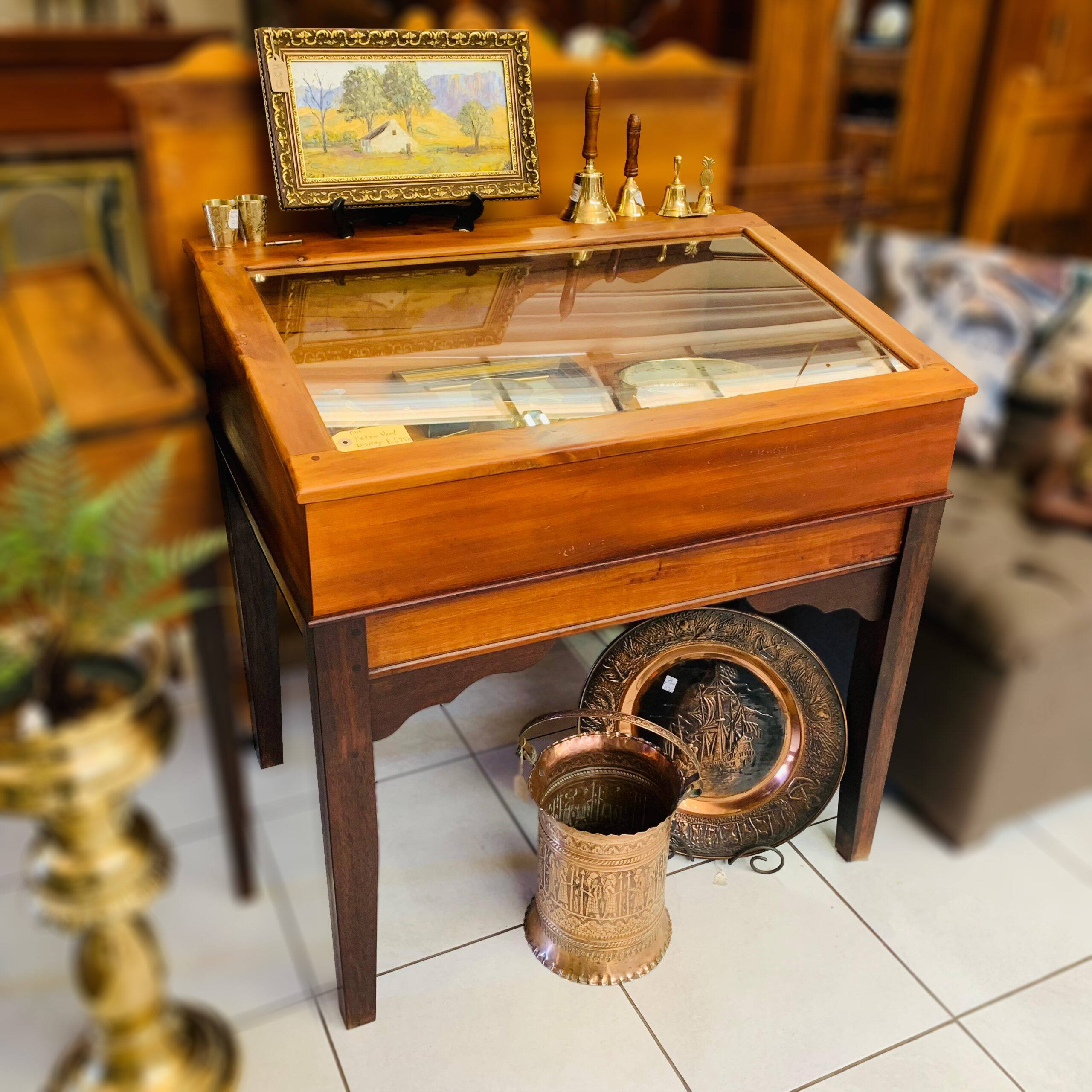 Desks & Bureaus
