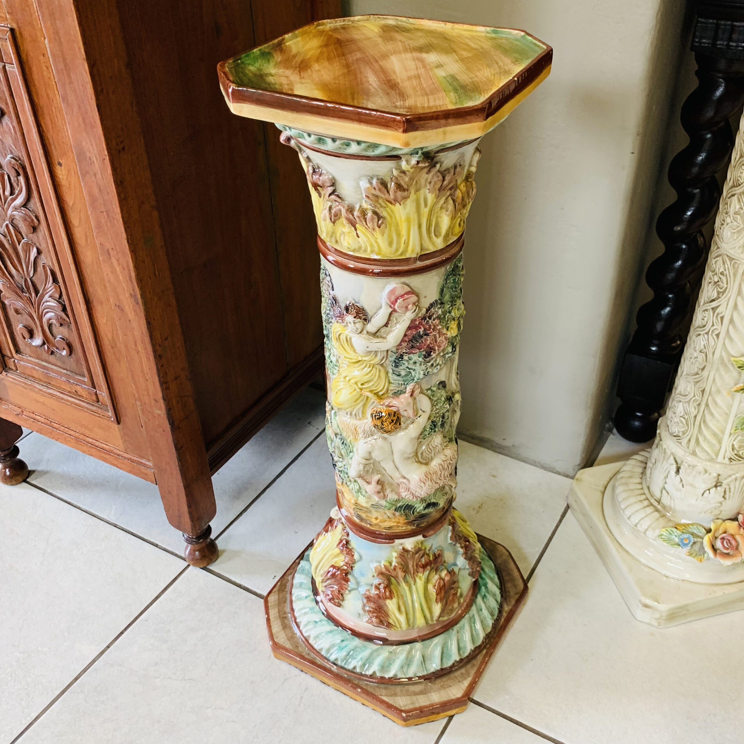 Capodimonte Pedestal
