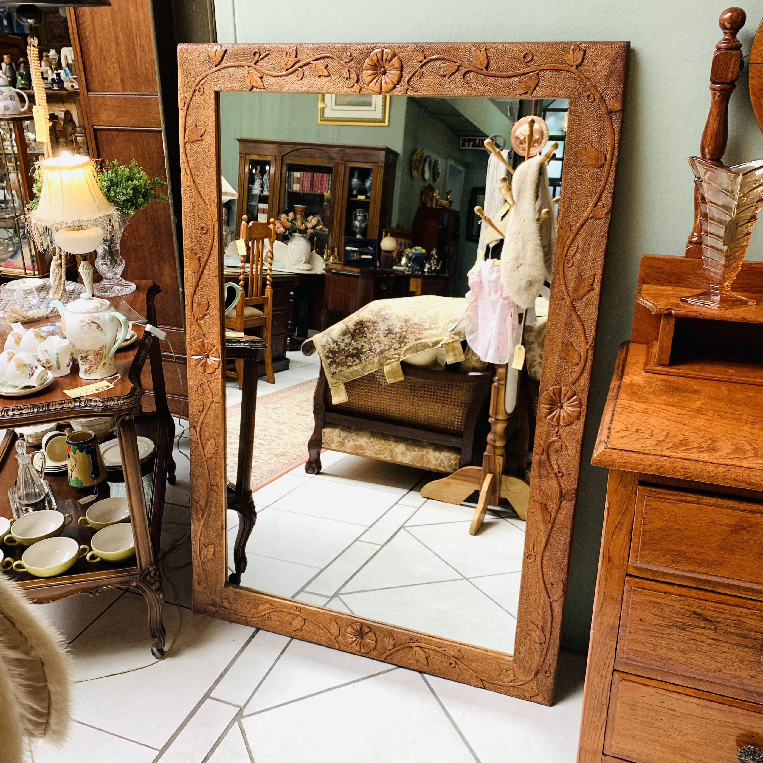Mirrors & Wall Decor