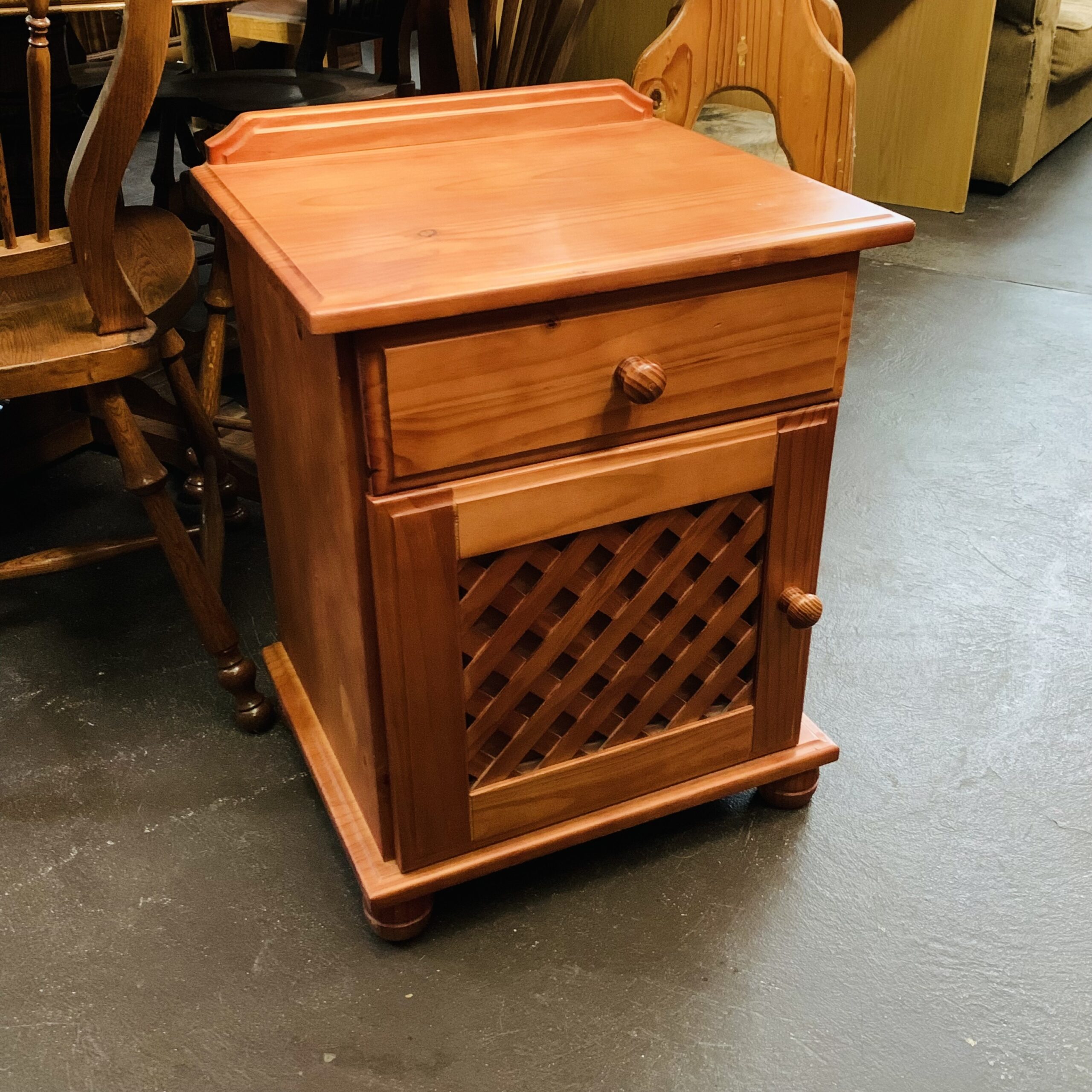 Pine Pedestal