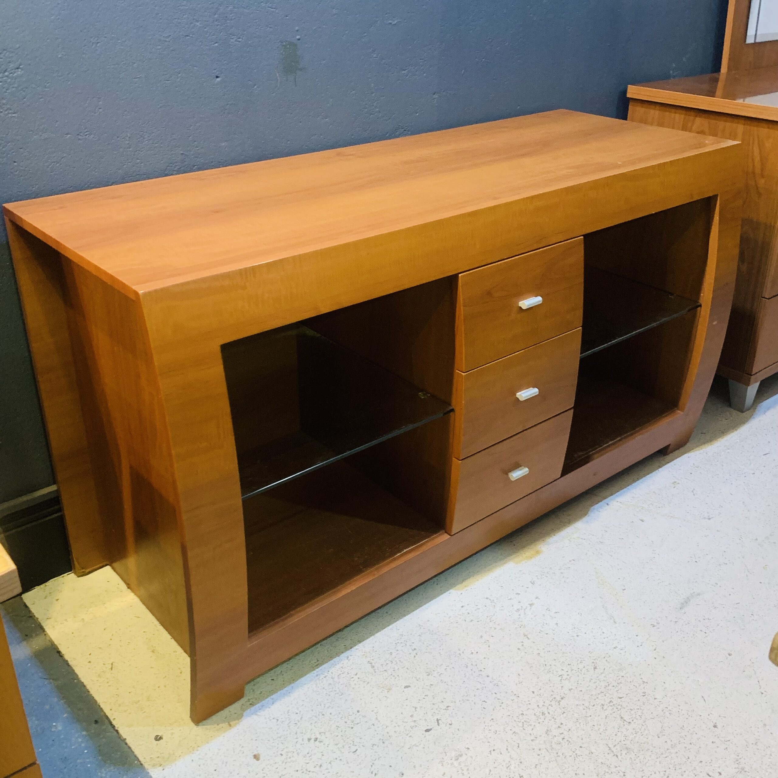 Veneered Sideboard / Tv Stand