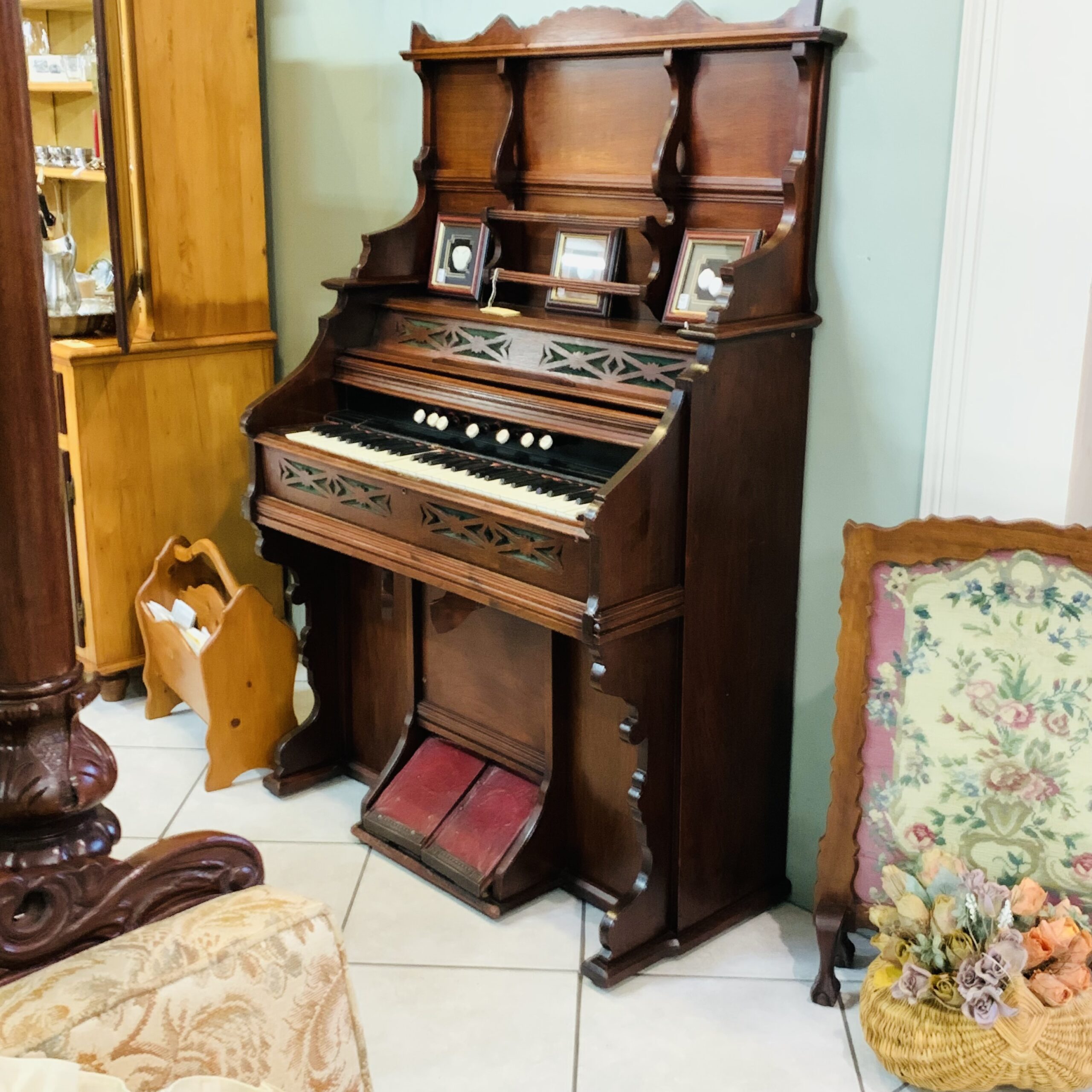 Gramophones & Musical Instruments