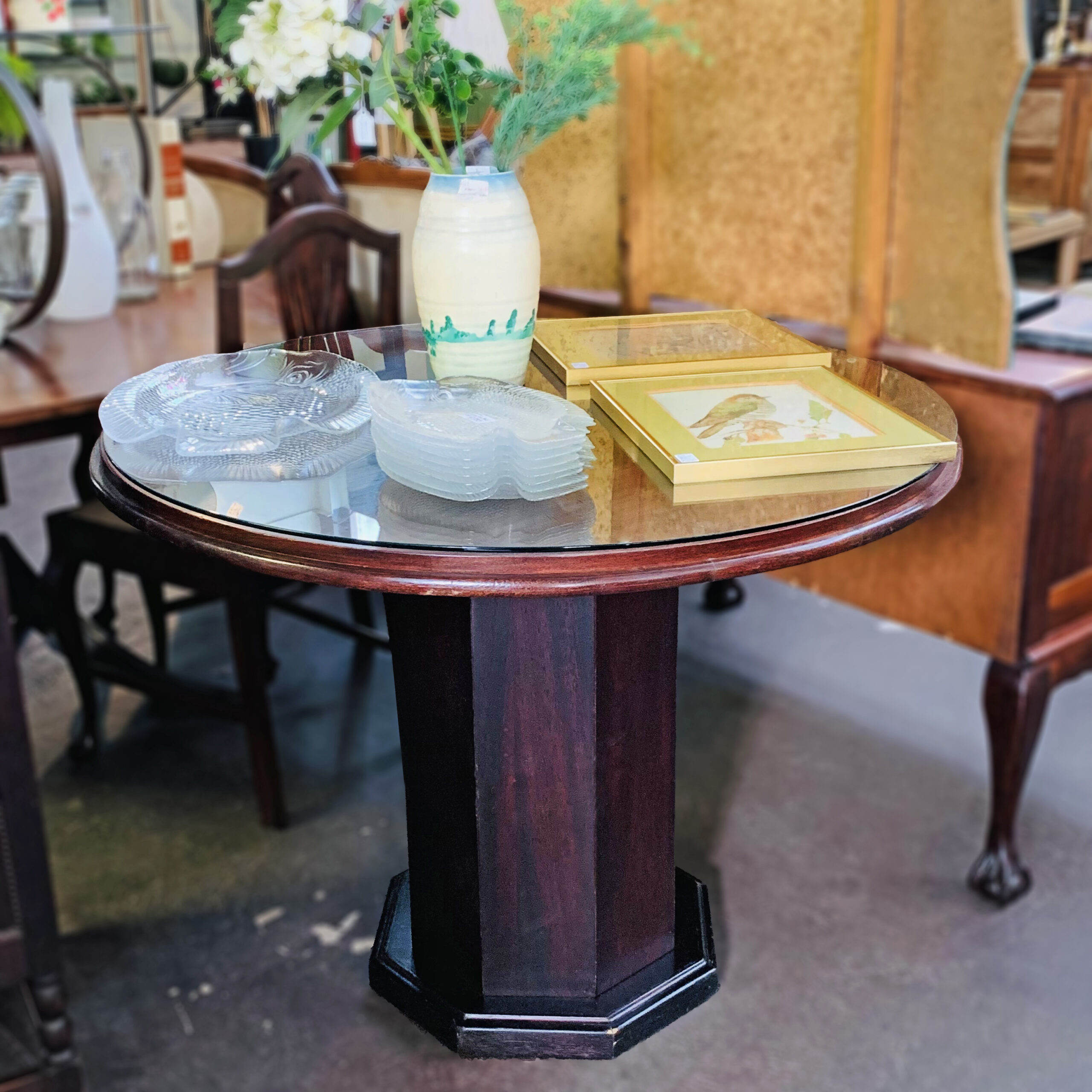 Mahogany & Veneer Round Table