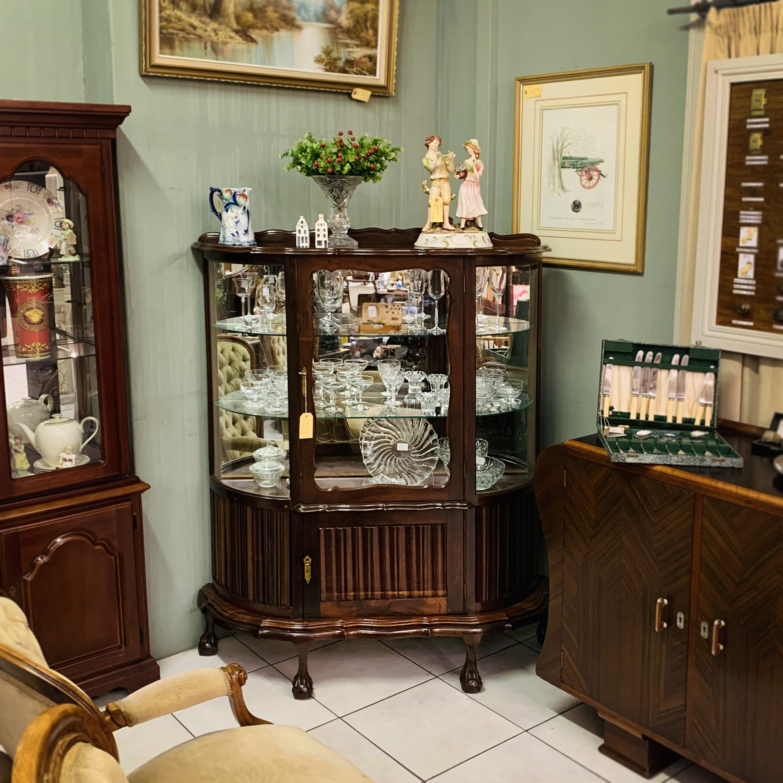 Cabinets, Bookcases & Dressers