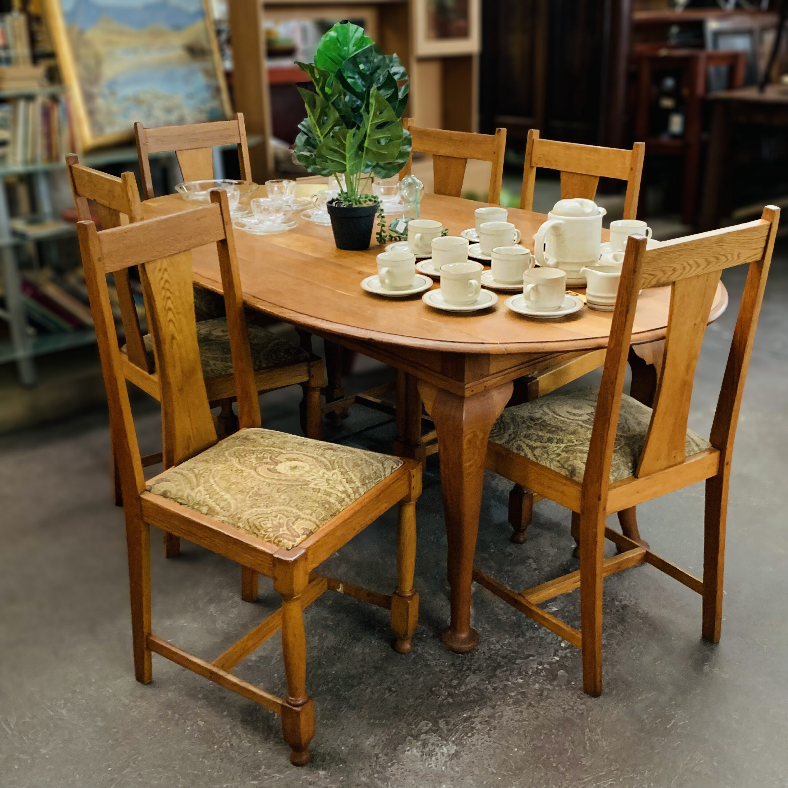Oak Dining Table & 6 Chairs