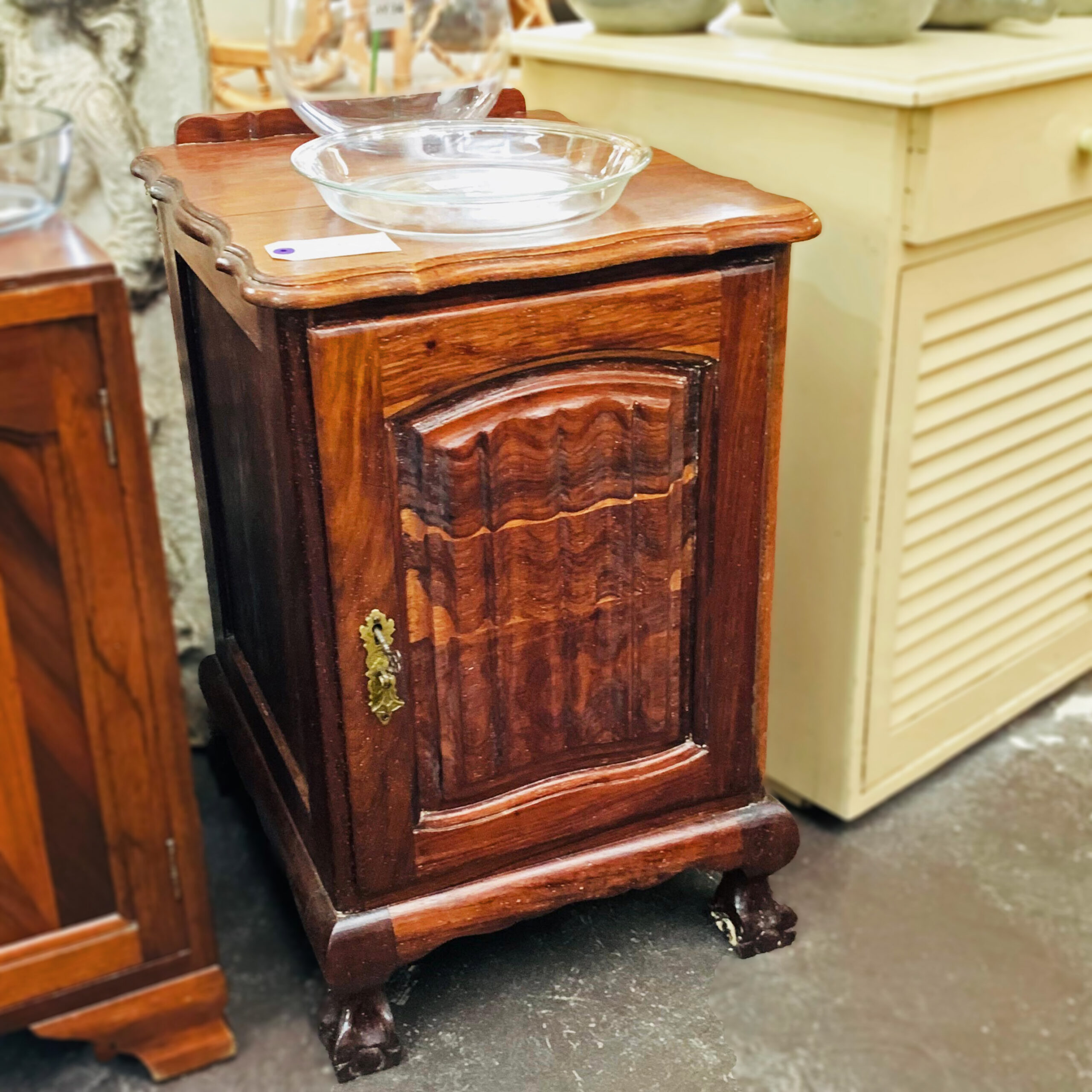 Kiaat Pedestal
